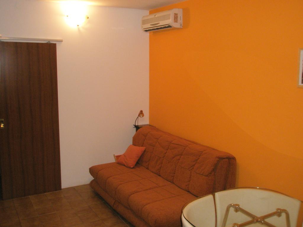 Studio Apartment Jadranko Duga Uvala クルニカ 部屋 写真